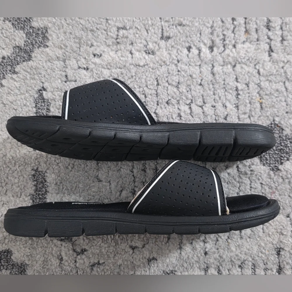 Nike Black and White Padded Insole Slide Sandals - Picture 3 of 6